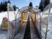 Förderband "Musiktunnel" im Kinderland