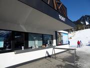 Sehr gepflegter Kassenbereich am Egghofparkplatz