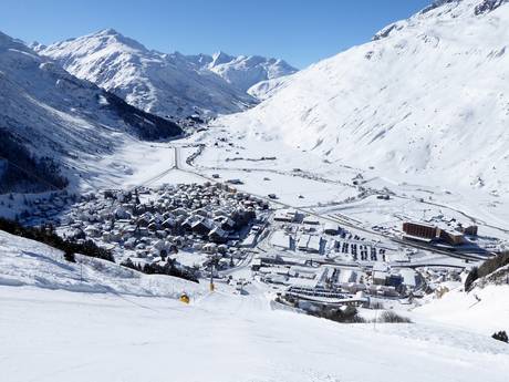 Lepontinische Alpen: Unterkunftsangebot der Skigebiete – Unterkunftsangebot Andermatt/Oberalp/Sedrun