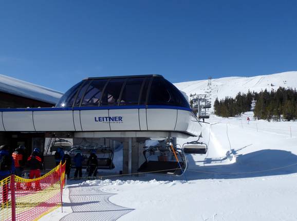 Skihytta Ekspress - 6er Hochgeschwindigkeits-Sesselbahn (kuppelbar) mit Abdeckhauben und Sitzheizung