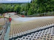 Schwarze Piste 3, die in die rote Piste 2 mündet