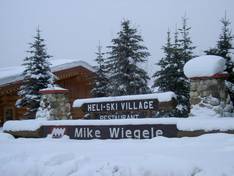 Bilder Mike Wiegele – Blue River