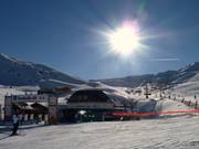 Arcabulle - 6er Hochgeschwindigkeits-Sesselbahn (kuppelbar) mit Abdeckhauben