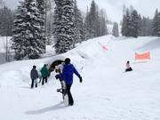 Übungsbereich am Förderband Caterpillar