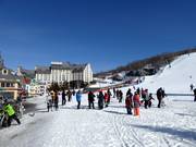 Von den Unterkünften geht es direkt auf die Pisten