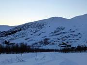 Skigebiet Myrkdalen am Abend