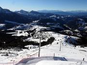 Blick von Laurins Lounge über das Skigebiet Carezza