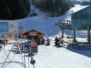 Gemütlicher Imbiss an der Talstation der Rothausbahn