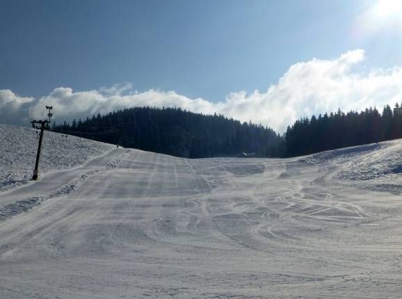 Leichte Abfahrt am Familienlift