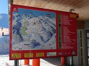 Informationstafel an der Bergstation inkl. Status der Bahnen und Pisten