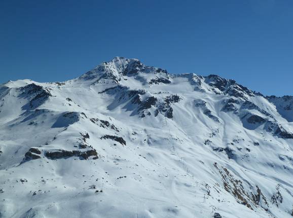 Blick auf den Bellecôte 3417m und die Gletscherpisten