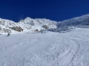 Mittelschwere Gletscherpiste rot