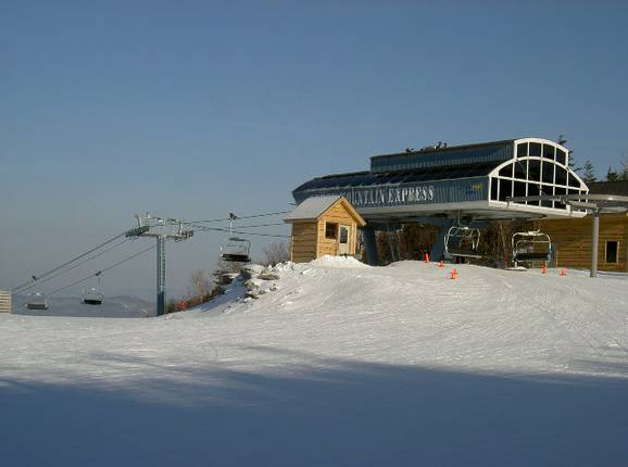 Green Mountain Express - 4er Hochgeschwindigkeits-Sesselbahn (kuppelbar)