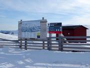Pistenplan und Pistenausschilderung im Skigebiet Tänndalen