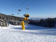 Leistungsfähige Schneekanonen im Skigebiet Mönichkirchen/Mariensee