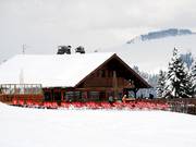 In 1650 Meter Höhe am Gipfel des Mont Lachat liegt das Restaurant La Belle Metairie.