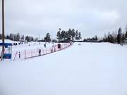 Leichter Übungshang mit Förderbändern
