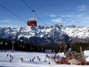 Prati di Gaggia-Paganella 2 - 4er Hochgeschwindigkeits-Sesselbahn (kuppelbar) mit Abdeckhauben