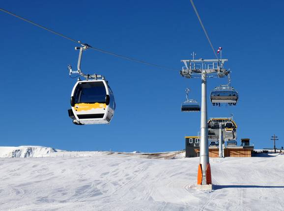 Peter Anich III (Ranggerköpfl) - Kombibahn mit 6er Sessel und 8er Gondel