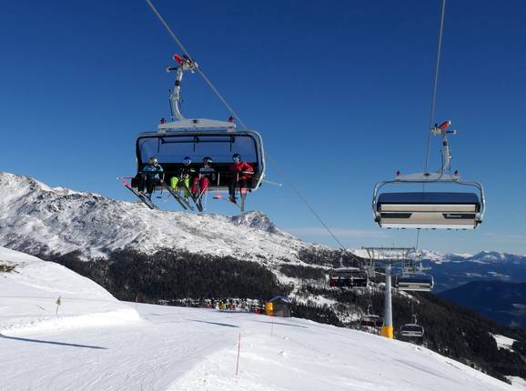 Schwemmeregg - 6er Hochgeschwindigkeits-Sesselbahn (kuppelbar) mit Abdeckhauben