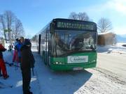 Der Skibus verbindet die Tallifte in Ramsau