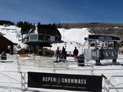 Summit Express - 4er Hochgeschwindigkeits-Sesselbahn (kuppelbar)