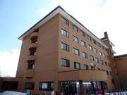 Der Club Med im unteren Teil des Skigebiets