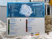 Informationstafel zum Skibetrieb an der Talstation