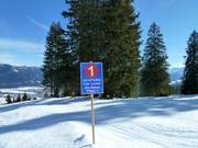 Auffälliges Hinweisschild