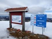 Pistenplan und Ausschilderung am Gipfel