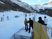 Hilfestellung an den Bifigliften