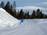 Loipe mit Schneedepot