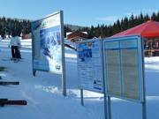 Informationstafeln im Skigebiet