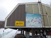 Information und Pistenplan beim Lifteinstieg