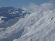 Anspruchsvolle Abfahrt und Tiefschneehänge an der Sesselbahn Parlets