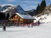 Typische Hütte im Skigebiet Les Portes du Soleil