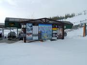 Informationstafel mit Pistenplan an der Talstation