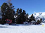 Schneebar und Pistenfahrer-Treff Paradiesli an der Bergstation Moosalp-Express