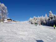 Leichte und breite Piste am Almwiesenlift
