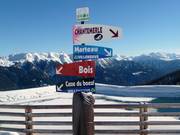 Informationstafeln im Skigebiet