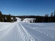 Übungshang mit Seillift Maston Aitio und leichter Piste