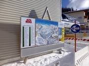 Informationstafel mit Pistenstatus in Alta Badia