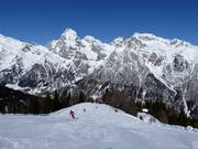 Piste Panorama mit Blick auf den Pflerscher Tribulaun (3.097 m)