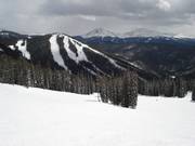 Blick auf die Abfahrten am North Peak
