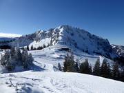 Blick zur Bergstation mit Scheibenwand