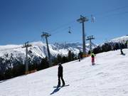 Sesselbahnen Mosta und Plato kreuzen sich