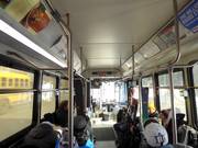 Mit dem Bus geht es vom Parkplatz Stilson Lot in 15 Minuten zum Skigebiet