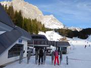 Ganghofer Blitz - 6er Hochgeschwindigkeits-Sesselbahn (kuppelbar) mit Abdeckhauben und Sitzheizung