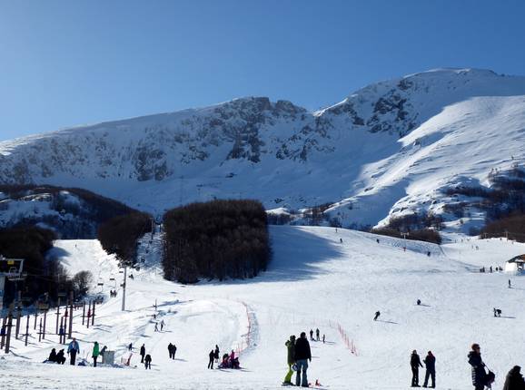 Blick auf das Skigebiet Savin Kuk und das Bergmassiv Durmitor