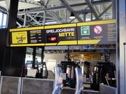 Informationen beim Einstieg an Spieljochbahn an der Mittelstation